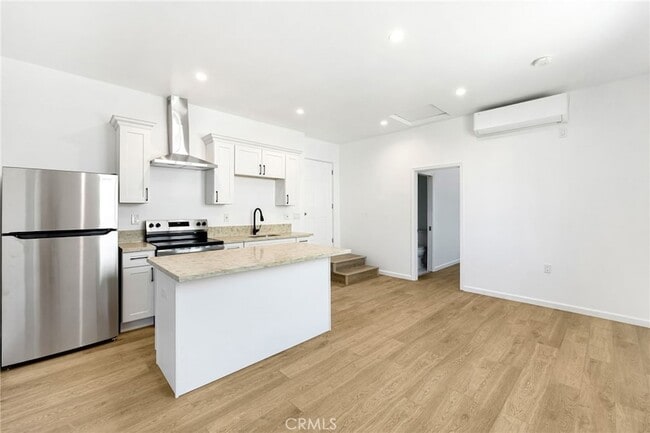 Photo - 1375 N Mentor Ave Unit A