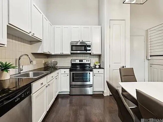Photo - 333 E Boyd Dr