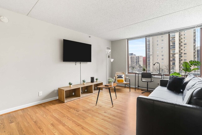 Building Photo - 401 12th St S Unit GO FL6-ID1474782P
