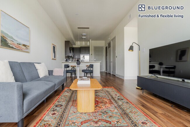 Photo - 615 W 7th St Unit FL11-ID328