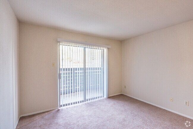 1BR, 1BA - 683SF - Elm Creek Apartments