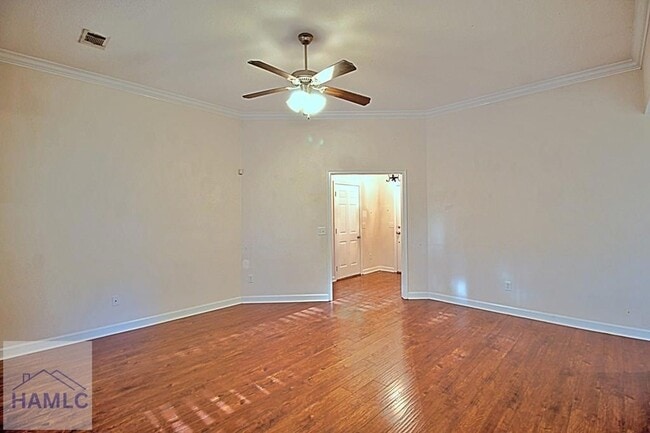 Photo - 229 Augusta Way