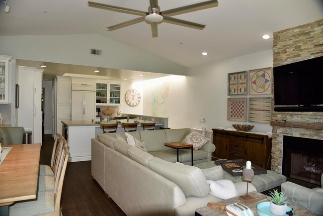 Photo - 4885 Sandyland Rd Unit 2