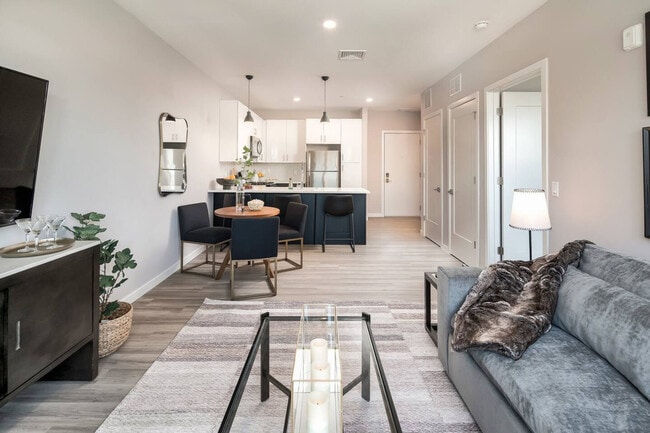 Photo - 9 Tower Ln Unit SI FL2-ID1380094P