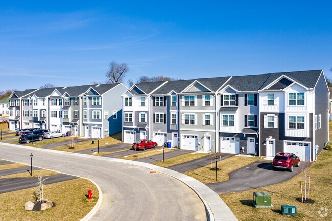 Photo - Franklin Square Phase 1 Townhomes