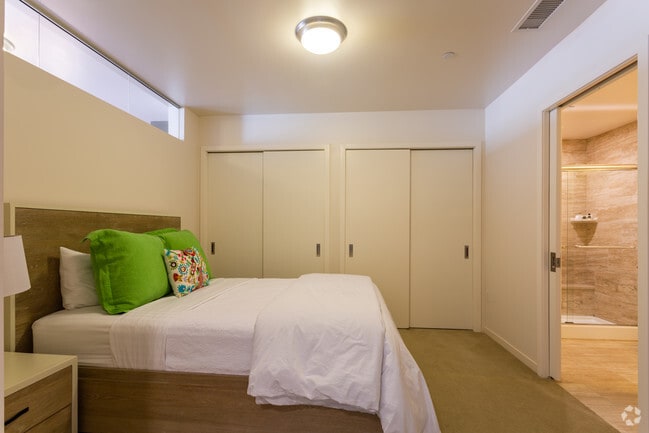 1BR, 1BA - F - Ovation 309