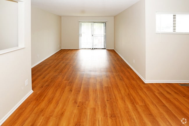 1BR,1BA,820SF - Carlisle - Georgetown Apartments