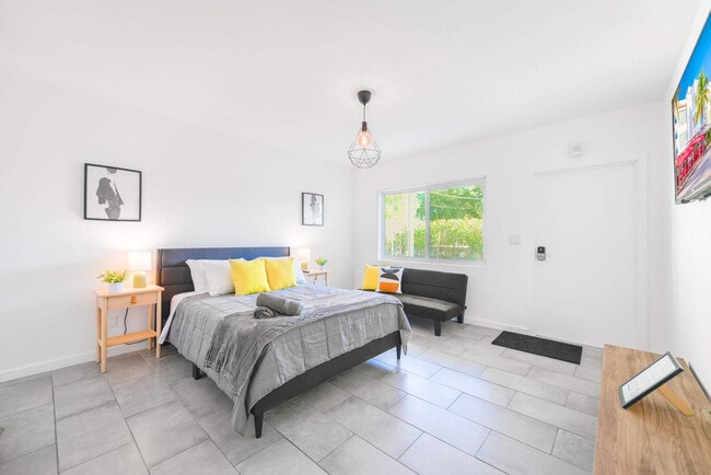 Building Photo - 515 NE 82nd St Unit FL1-ID1022258P