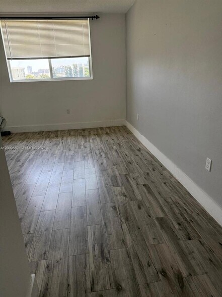Photo - 2851 Leonard Dr Unit J505