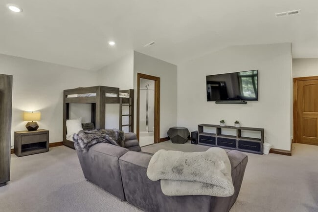 Photo - 1774 State Hwy UU Unit ID1339916P