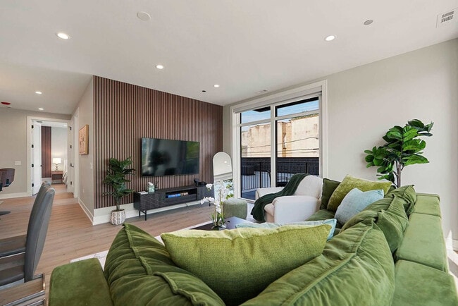 Photo - 2344 W Polk St Unit ID1256061P