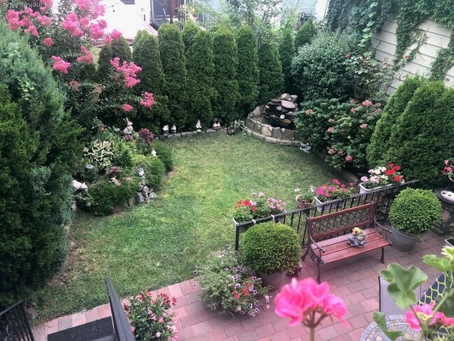 Building Photo - 20-26 Menahan St