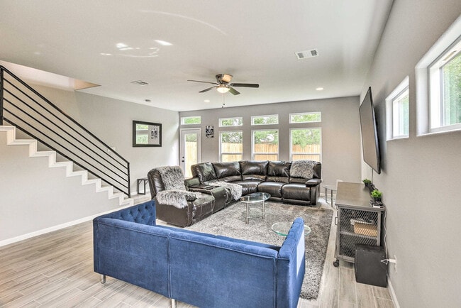 Building Photo - 4835 Sunflower St Unit SI ID1546466P