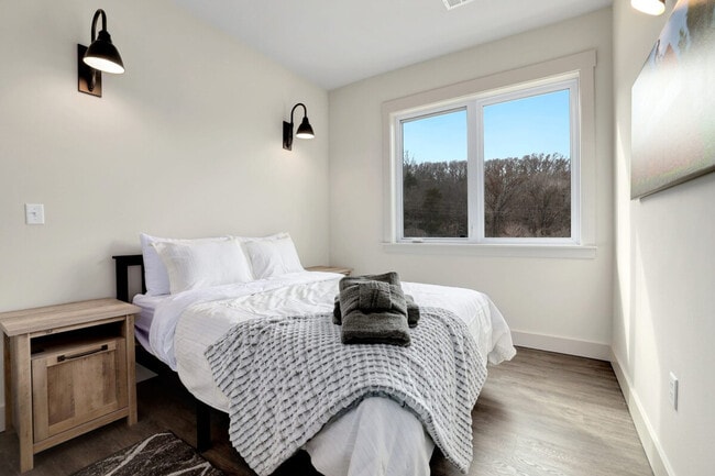 Photo - 10 Riordan Rd Unit ID1221864P