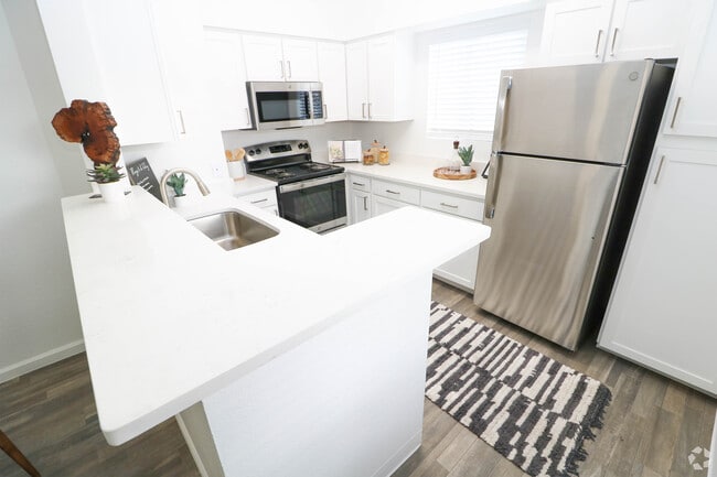 Albuquerque Apartments Near Cottonwood Mall - The Aubry