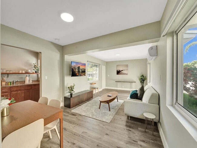 Building Photo - 3208 NE 9th St Unit SI ID1503952P