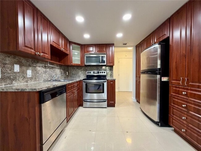 Photo - 10651 SW 108th Ave Unit 1D