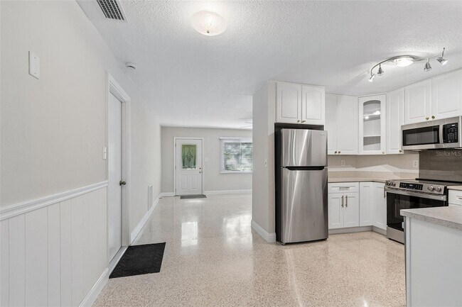 Photo - 200 Evelyn Ave