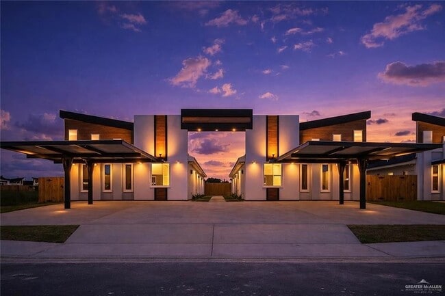 Building Photo - 604 N Onyx Ave Unit 4