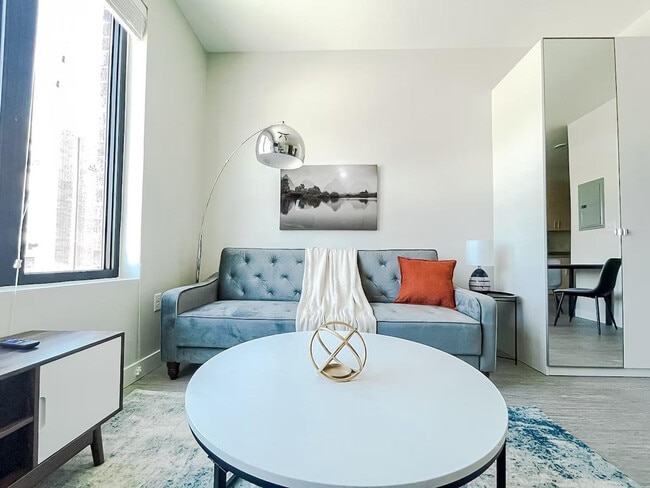 Building Photo - 2530 University Ave Unit ID1036809P