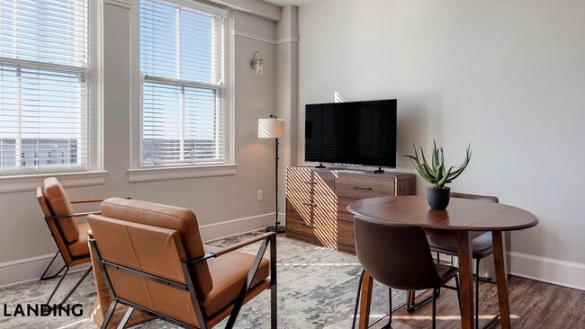 Building Photo - 187 N Church St Unit 1005