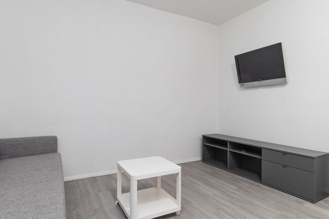 Photo - 131 E 94th St Unit SI ID1032065P