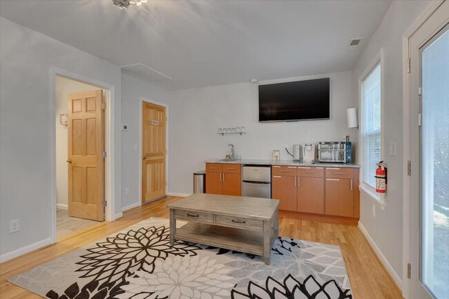 Photo - 824 Warren Ave Unit ID1388441P