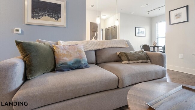 Building Photo - 4835 Usaa Blvd Unit 6311