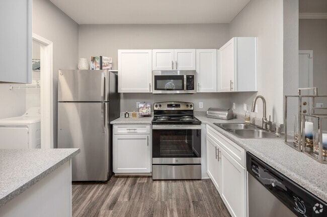 2BR, 2BA - 1060SF - Kitchen - Miramonte and Trovas