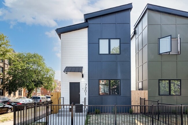 Building Photo - 7205 S Ridgeland Ave