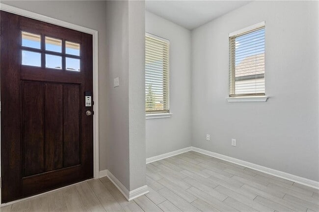 Photo - 121 Unforgiven Ln