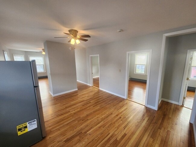 Photo - 447 Ash St Unit 3