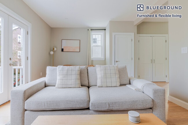 Photo - 50 Kinnaird St Unit SI FL1-ID1153