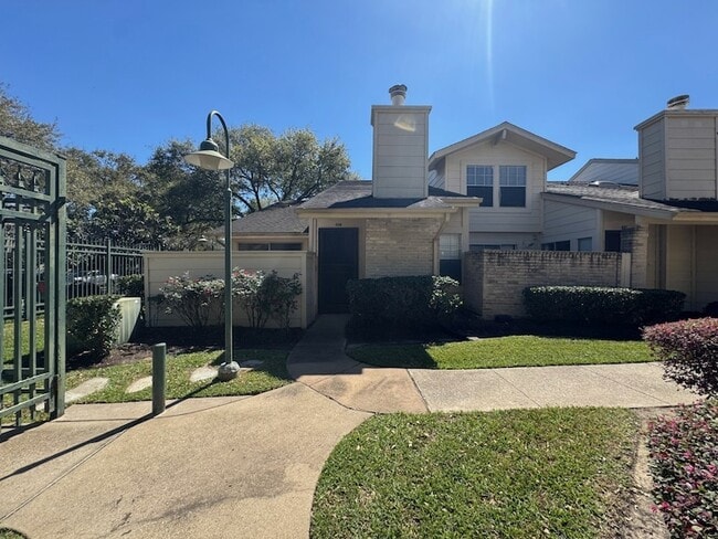 Photo - 13002 Leader St Unit 905