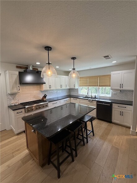 Photo - 4130 Summit Dr