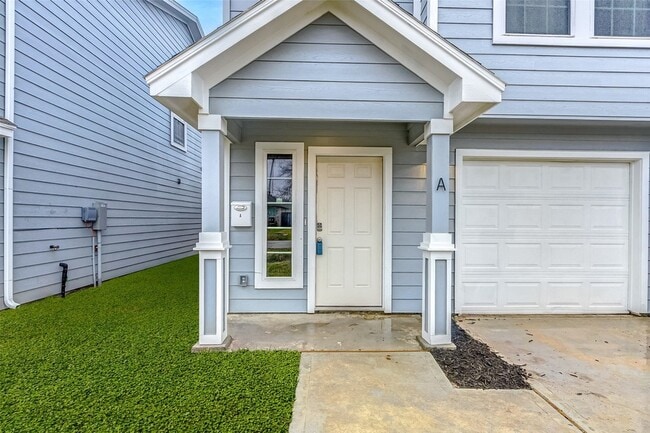 Photo - 8111 Corinth St Unit B