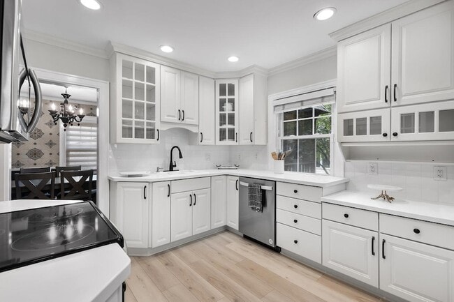 Photo - 4848 Ewing Ave S