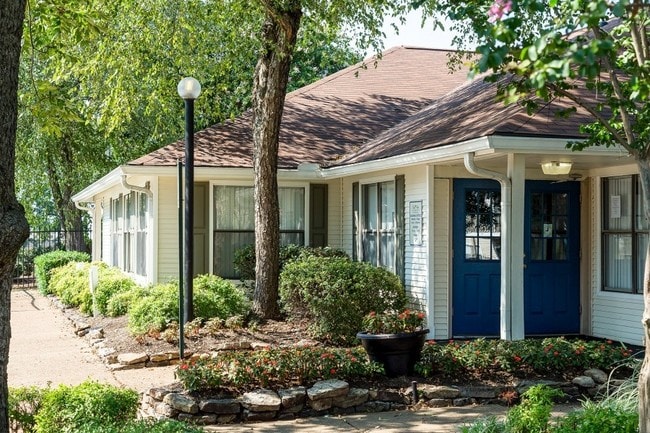 Leasing Office (Pre-Renovation) - The Boulevard