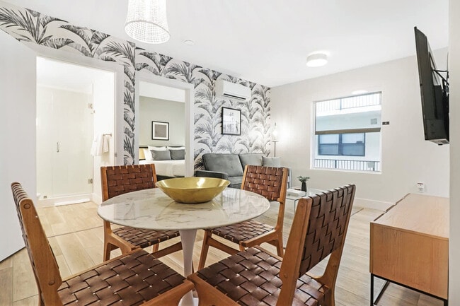 Building Photo - 4025 Indian Creek Dr Unit ID1272094P