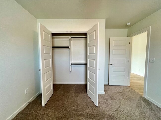 Photo - 682 Kayla Maria St