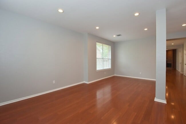 Photo - 20415 Lonestar Oak St
