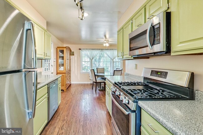 Photo - 806 Hope Ct
