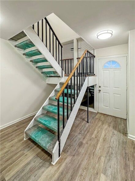 Photo - 314 College Park Dr