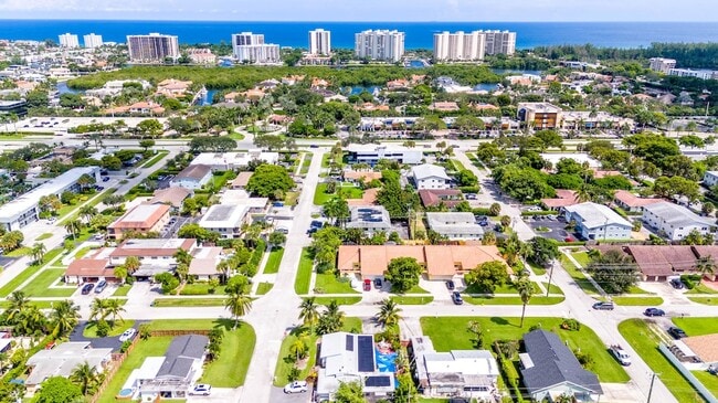 Photo - 520 NE 44th St