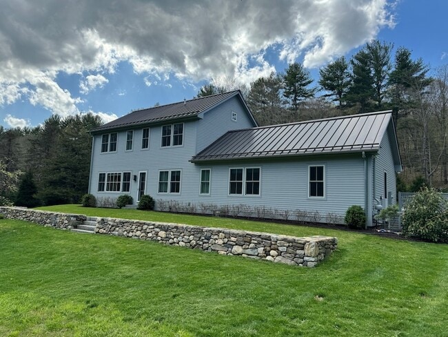 Photo - 126 River Rd