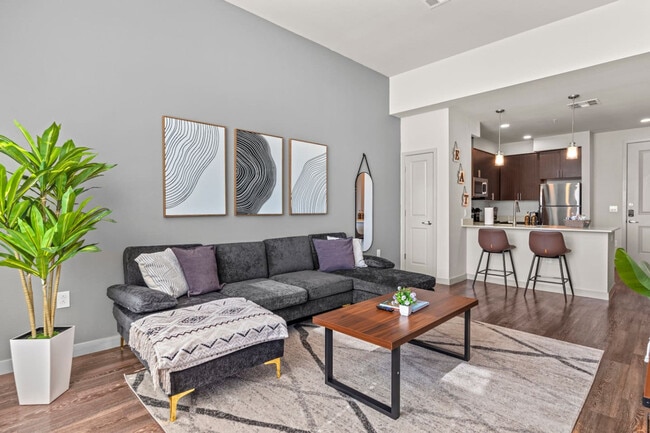 Photo - 711 W Broadway Rd Unit ID1366982P