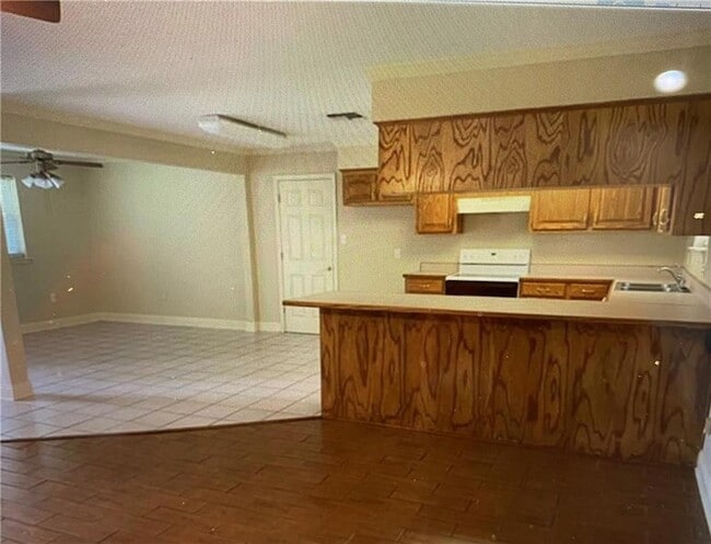 Photo - 319 Desoto Dr