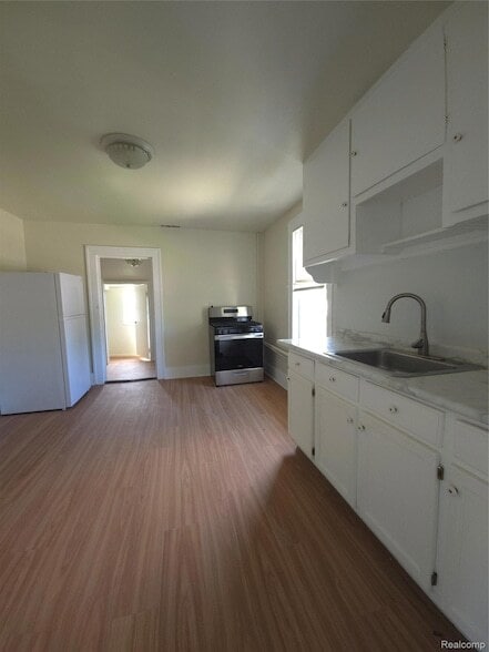 Photo - 19504 Bigelow St