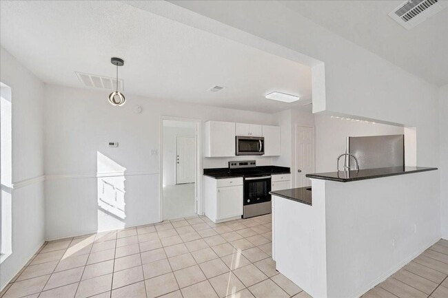Photo - 421 Fantail Loop Unit B