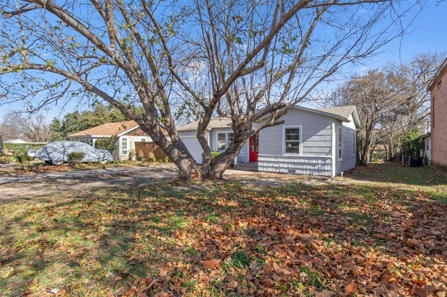 Photo - 320 NE 31st St